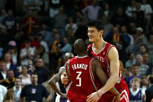 弗朗西斯：姚明为火箭付出一切&在国家队还大量训练 我真的尊重他